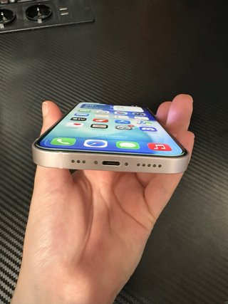 iPhone 13 Apple