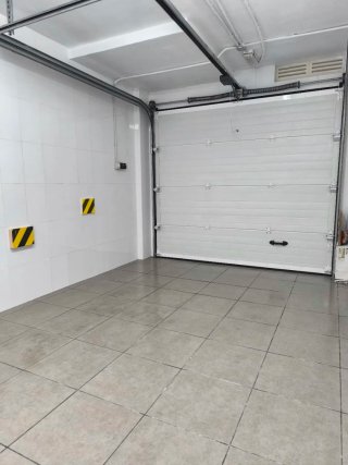 Hola, alquilo garaje cabinado en Benidorm.