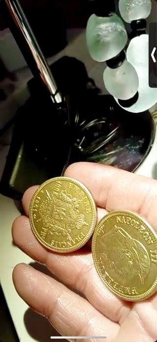 Monedas antiguas de oro originales no copiadas