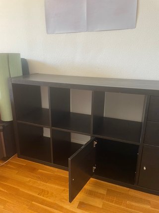 Estantería negra Ikea