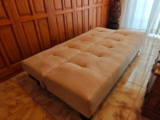 Sofá cama beige convertible