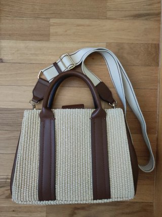 Bolso de mano tejido marrón y beige