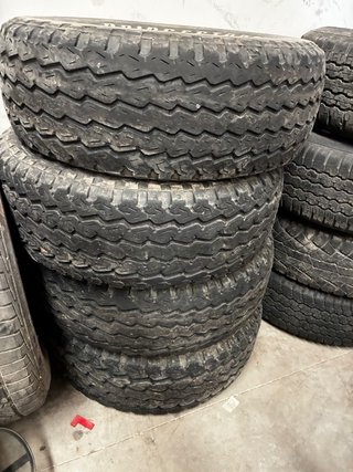 4 Neumáticos Bridgestone 10R15LT