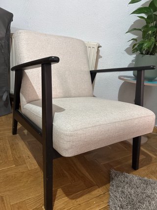 Sillón moderno beige y negro