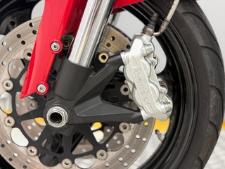 DUCATI MONSTER 696
