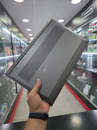 HP ZBook Studio G8 i7 16 Ram 512GB