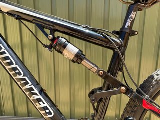 Bicicleta Mondraker XC doble de 26”