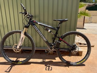 Bicicleta Mondraker XC doble de 26”