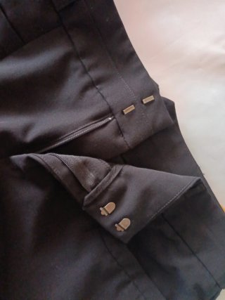 Pantalones de traje acampanados, tela fresquita.