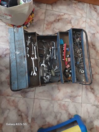Caja de herramientas metálica