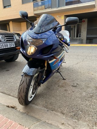 Suzuki GSXR600 Azul y Blanco