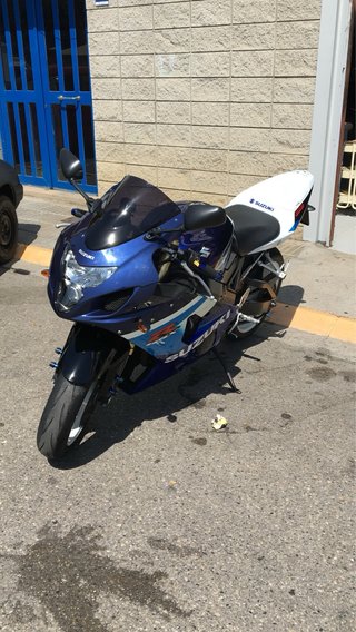 Suzuki GSXR600 Azul y Blanco