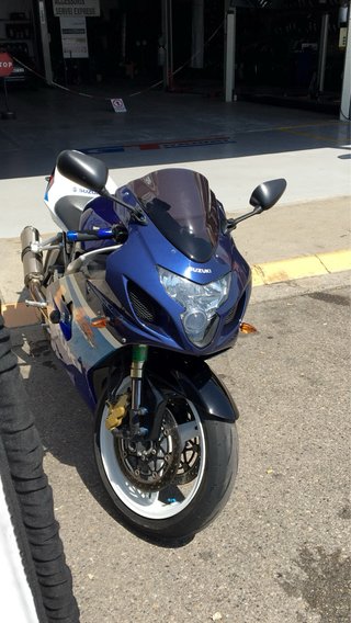 Suzuki GSXR600 Azul y Blanco