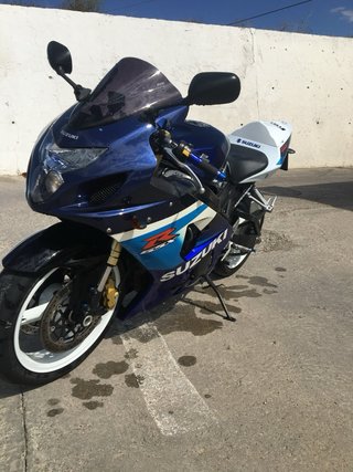 Suzuki GSXR600 Azul y Blanco