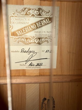 Guitarra Valeriano Bernal 2022