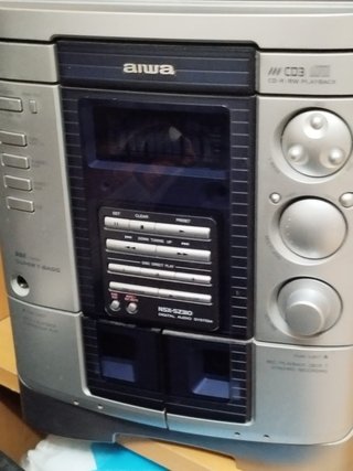 Minicadena Aiwa CD/Radio