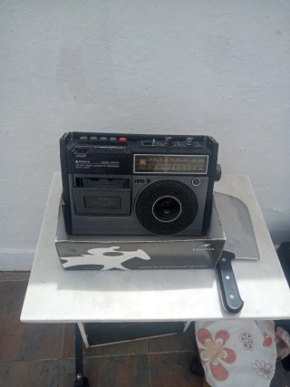 Radio Cassette Sanyo M2422 FM/AM Años 80