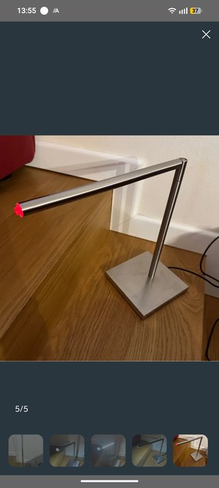 Lámpara LED de escritorio metálica