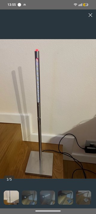 Lámpara LED de escritorio metálica