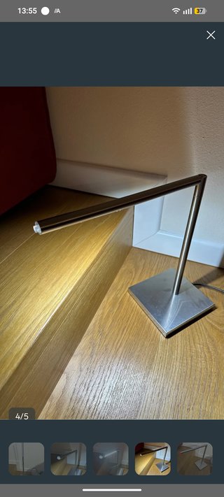 Lámpara LED de escritorio metálica
