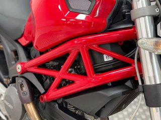 DUCATI MONSTER 696