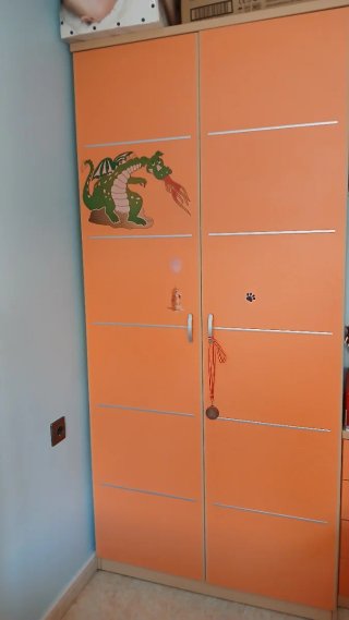 Dormitorio juvenil cama 90, armario y cajonera