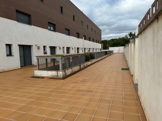 Piso/Casa Adosada en alquiler 4 hab. garaje, pisci