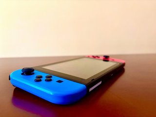 Nintendo Switch + Accesorios + Funda