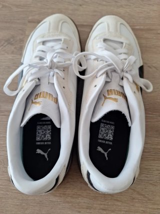 Zapatillas Puma Blancas y Beige