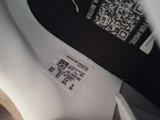 Zapatillas Puma Blancas y Beige