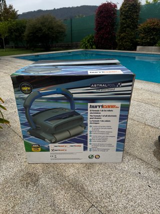 Robot AstralPool. Limpiafondos para piscina