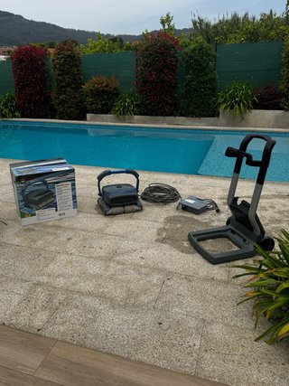 Robot AstralPool. Limpiafondos para piscina
