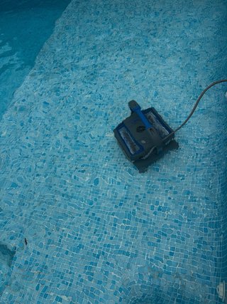 Robot AstralPool. Limpiafondos para piscina