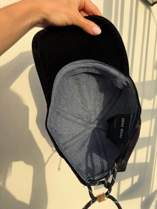Gorra Miu Miu Terciopelo Negro