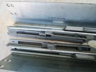 Binari metallici per scaffali (Set di 6)
