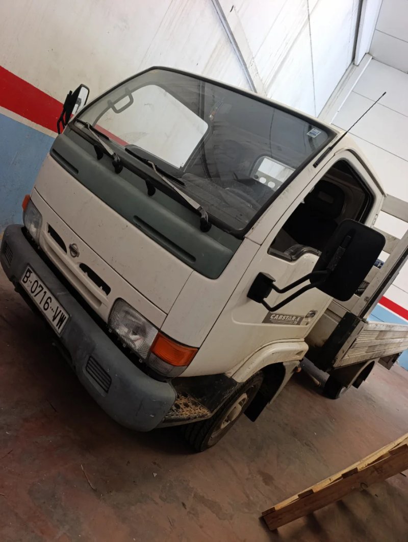 Nissan Cabstar 2001 - foto 1