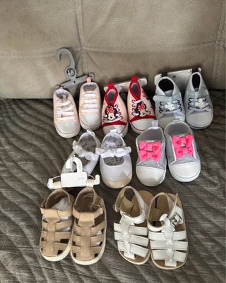 Zapatos bebé sin estrenar talla 18