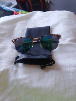 Gafas de sol marrones y multicolor