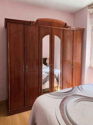 Armario de madera 6 puertas con espejos