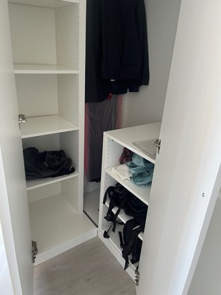 Armarios blancos de madera