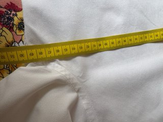 Camisa Zara Man Blanca con detalles en azul marino