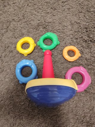 Juego de anillas barco Tomy