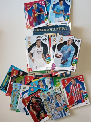 Álbum2425+cartas25-26+special+extra