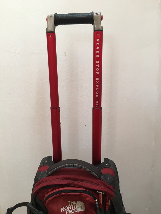 Maleta robusta The North Face amb rodes