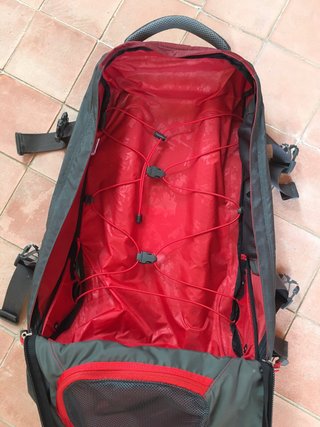 Maleta robusta The North Face amb rodes