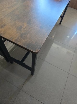 Bancos de madera y metal