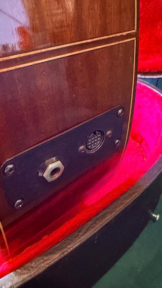 Guitarra Ramírez con MIDI y previo RMC