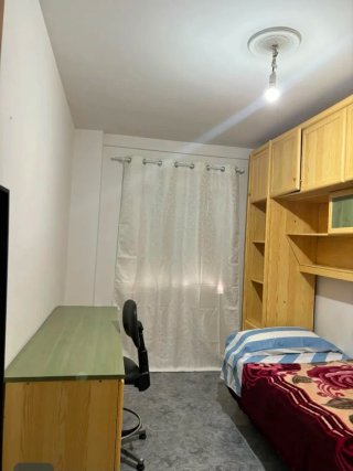 SE ALQUILA HABITACIÓN