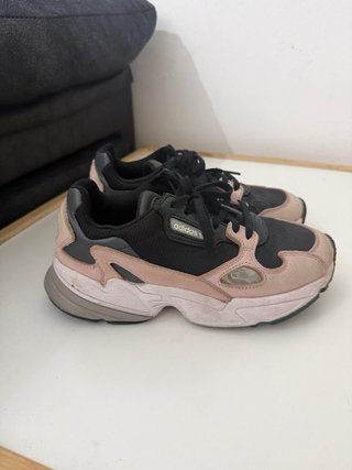 Tenis Adidas Mujer Negro y Rosa