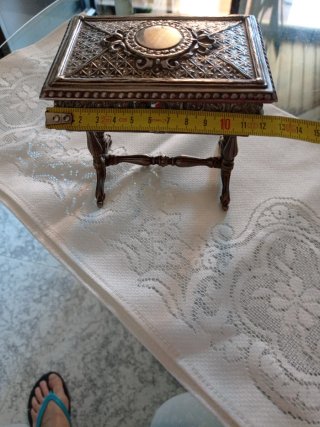 Joyero antiguo plateado con detalles